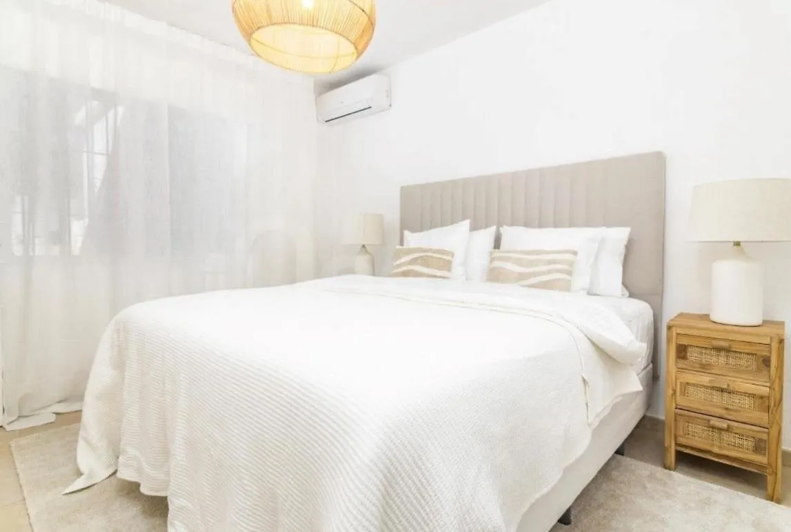2 Bedroom Flat In Nueva Andalucia Marbella 0*,
